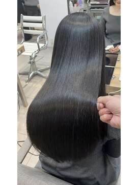 エラ(Ella) 髪質改善×クリアブラック