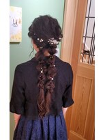 ルナティー(Lunaty) 編み下ろしヘアアレンジ