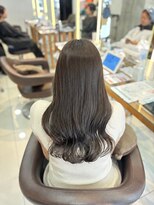 ロハスバイケンジ(LOHAS by KENJE) 透明感オリーブ×コテ巻き風パーマで柔らかロングヘア