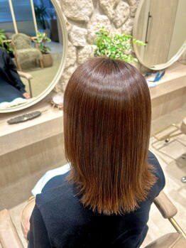 フリーダ(FRIDA)の写真/艶髪・美髪を求めパサつきが気になる女性にピッタリ！特別な配合のトリートメントにより美しい髪へ