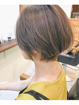 スケッチ(sketcH) 【sketcH.お客様ヘア】ひし形ショート × ベージュカラー