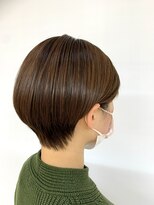 クオリス 上板橋店(QUALIS) 大人ショート/ベージュ系艶髪カラー/耳掛けハンサムショート