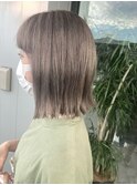 スモーキーベージュ