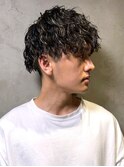 波巻きパーマ ツーブロックマッシュ 金髪メッシュ 束感仕上げ