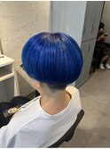 蛍光カラー/ブルー/刈り上げマッシュショート