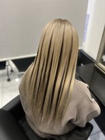 ヘアーデザイン ジェルム(Hair Design germe)&nbsp;ホワイトブロンド×ローライト / YUDU