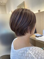 ウイバイファースト(u'i by first)&nbsp;襟足短めなショートスタイル×グレージュカラー