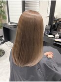 サラ艶ミルクティーベージュ