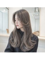 テラス トヨタ(Telasu Toyota)&nbsp;ミルクティーグレージュとレイヤーカット