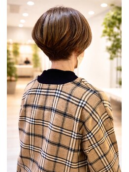 花恋 万々店の写真/地肌にも優しく、暗くなりすぎないオシャレなグレイカラー◇経験豊富なスタイリストにお任せください♪