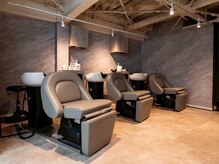 lovisの店内をご紹介！お客様がリラックスできる空間やオススメの白髪ぼかしなどについても！[池袋]