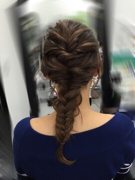 ビューティーコレクション 静岡北店 簡単くるりんぱアレンジ