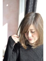 ベイビーズブレス(Baby's breath)&nbsp;柔らかい抜け感 × 髪をかきあげたくなる