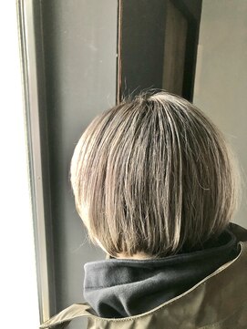 オンザ(ONTHE) ナチュラルブロンドカラー丸みショート【林京平】