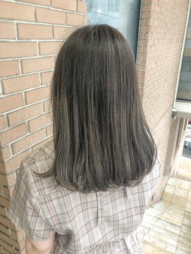 サロンドミルク 溝の口店(salon de MiLK) 脱白髪染めハイライトのカーキグレー