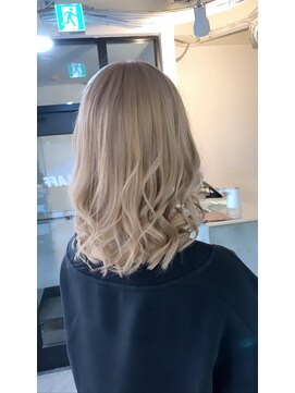 ラフ 難波店(LAFF) #黒髪#ボブルフ#ネビージュ#小顔#ワンレン