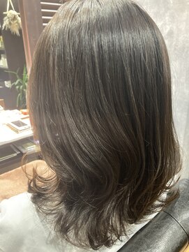 カチーナ(KACHINA) ゆる×外ハネ×アッシュグレー