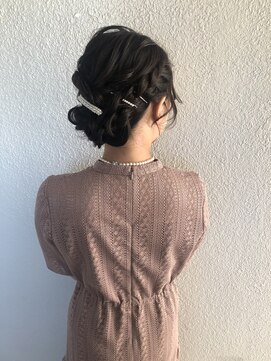 パリスパート2 サイド 編み込み トップ ウェーブ シニヨン ヘアスタイル