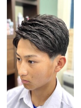 ルアナ タヤマ(Ruana TAYAMA) ツーブロ、アップバング