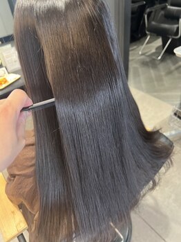 グルーク(Gluck)の写真/“髪質改善ストレート”で、ダメージを最小限に抑え、自然な艶と柔らかさを実現！憧れの美髪へ導きます♪