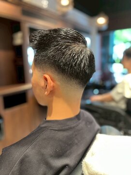 キングスマントーキョー 三鷹店(KINGSMAN TOKYO) フェザーアップ