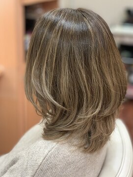 サブリナ(SABRINA) ミディアムグレージュ