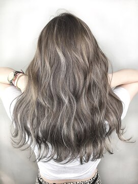 ホワイト 札幌大通店(WHITE) ☆ハイライト×アッシュベージュ☆