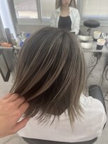 イキ 表参道(iki omotesando)&nbsp;ミディアムヘア/スラッシュ/グレージュカラー/デザインカラー