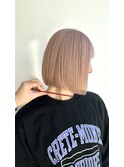 ハイトーンぱっつんボブブロンドヘア