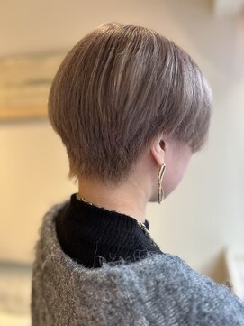 エイト新宿店(EIGHT shinjuku) ミルクティーグレージュ