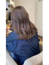 派手すぎないくすみベージュの/京橋/ベージュ