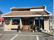 クレールの雰囲気（駐車場はサロン前に4台あります。運転が不安な方も通いやすい◎）