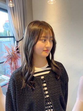 リベラル(liberal) 切りっぱなし　ミディアム×ラテベージュ【20代/30代/40代】