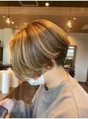 白髪ぼかしハイライトイメチェンワイドバングショートスタイル