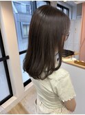 オリーブグレージュ