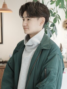 ウィム(wim) 『ナチュラルセンターパート』ビジネススタイル/大人メンズヘア