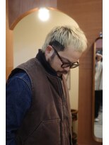 エディ(Edy)&nbsp;ウルフカット抜きっぱなしブロンド刈り上げメンズ眉毛カット岡山