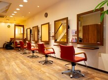ヘアーズ ラッシュ カラー専門店【9月1日NEW OPEN(予定)】の雰囲気(木の温もりを感じる落ち着いた店内♪)
