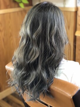 ララテラス(LaLa Terrace) ハイグレーアッシュ×外国人風ウェーブ