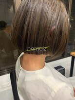 ネイミーズ 横浜関内(nameiz.)&nbsp;【横浜美容室ネイミーズ】ツヤ感ベージュワンカールミニボブ