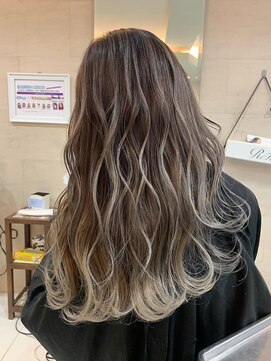 プライズ 池袋店(prize) バレイヤージュロングレイヤーエアタッチシルバー2144