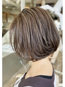 プラグ(Plug) 内巻きボブパーマふんわり似合わせカット前髪なし30代40代