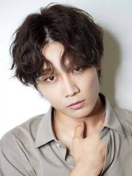 アルファ 新宿(alpha) サーフカール/ 刈り上げセンターパート/ブルーブラック[新宿駅]