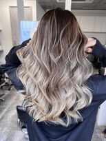 レディアル 大宮(REDEAL ope.)&nbsp;【ハイライト】ホワイト系バレイヤージュ