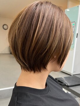 ニコ(nico...) シドウ/20代30代ハイライトショートボブ