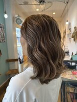 ソンリエ(SONRiE)&nbsp;白髪ぼかしハイライトカラー