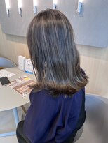 シダ(sida SAIIN)&nbsp;20代30代コントラストグレージュハイライト