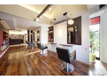 アッドランプ ヘアー 柳津店(add Lamp hair)の雰囲気(広々とした空間でごゆっくりお過ごしいただけます)