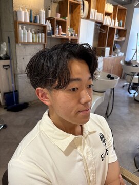 アメラボ(AmeLab) シャドウパーマで作るセンターパート