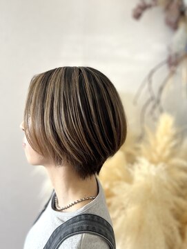 スタジオフィット(STUDIO FITTO) ★表面だけバレイヤージュ(シャドールーツ)ショートボブ★